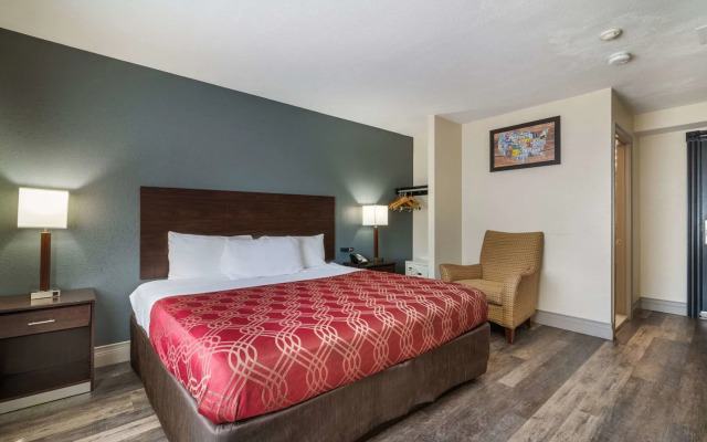 Howard Johnson by Wyndham Malden Boston Area