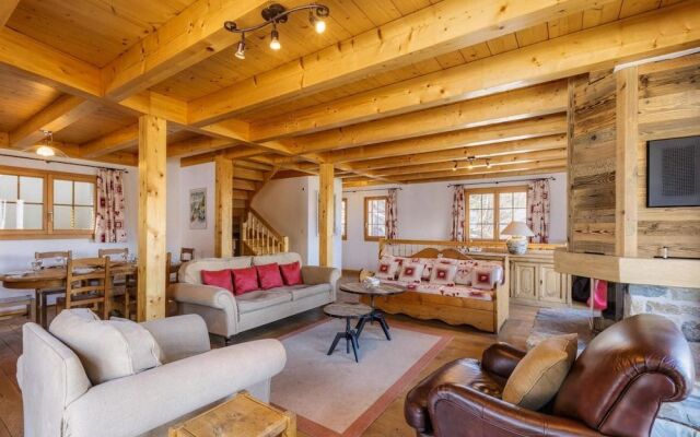 Chalet Coucou - Luxury 10 pax Chalet With Incredible Views Garage