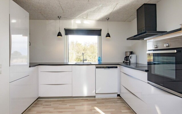 10 Person Holiday Home in Blavand