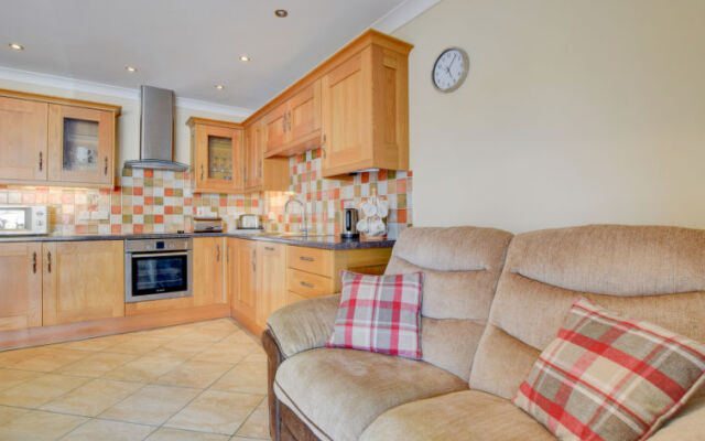 Holiday Home Bwthyn Cadair