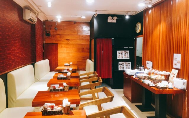 Azumaya Hai Ba Trung 2 hotel