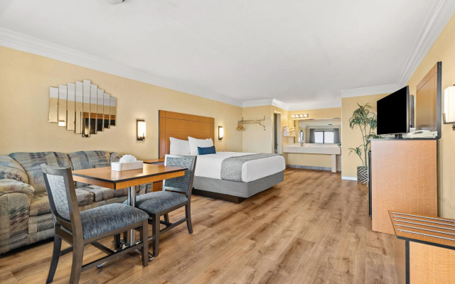 Travelodge by Wyndham San Clemente Beach