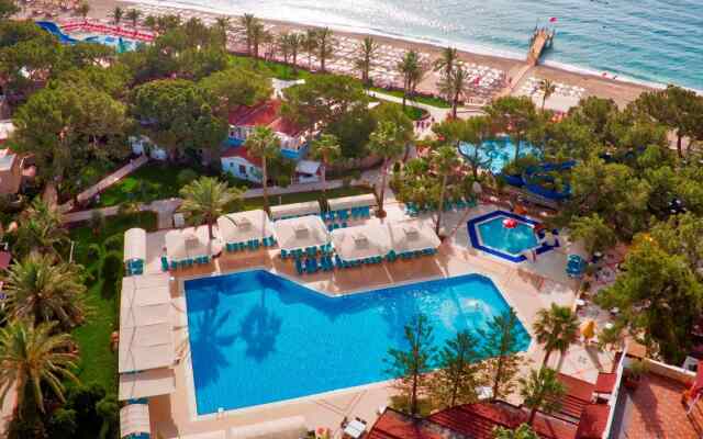 Pirate's Beach Club - Ultra All Inclusive