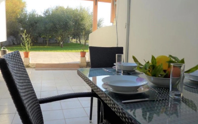 "kalamaki Plaza Apartments 'elia'"