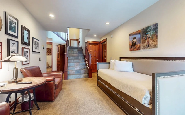 Timbers #2 4 Bedroom Townhouse