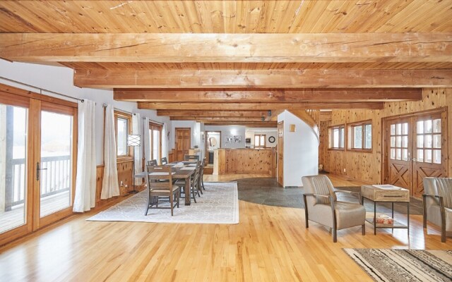 Grand Niagara Estate Lodge