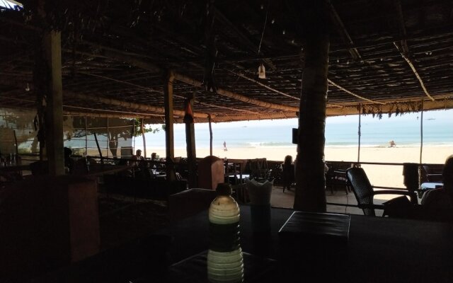 Iroomz Sea Rock Cafe