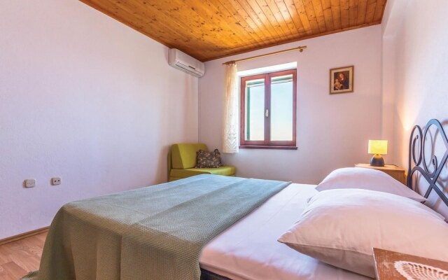 Amazing Home in Tucepi With Wifi and 2 Bedrooms
