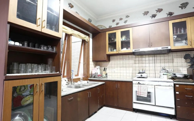 Reddoorz near Lempuyangan Station 2