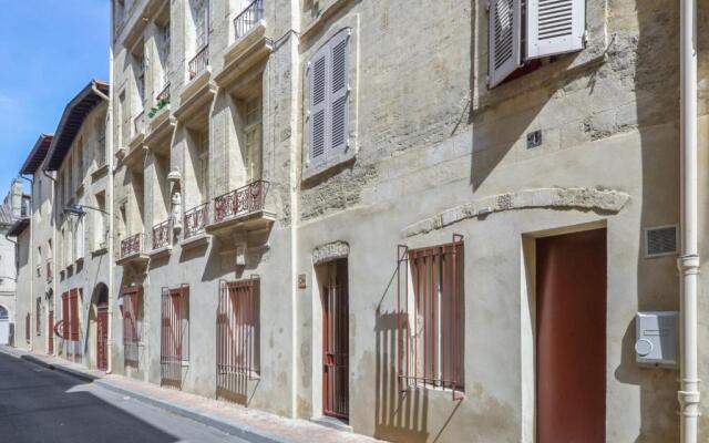 Comfortable studio apartment close to Avignon Bridge Welkeys