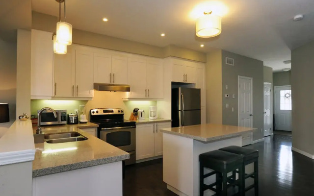 Boardwalk Homes - Executive Guest Rooms & Townhomes