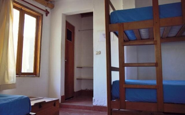 Palosanto Backpackers