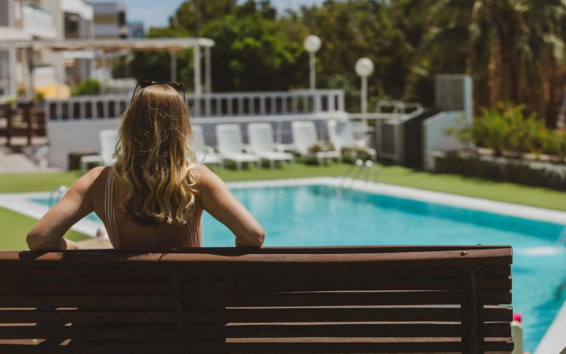 Apartahotel Folias
