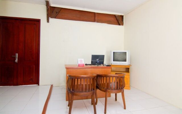 OYO 2421 Joglo Guest House Syariah