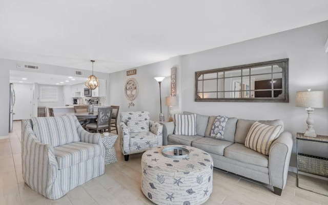 Ponce de Leon Towers 804