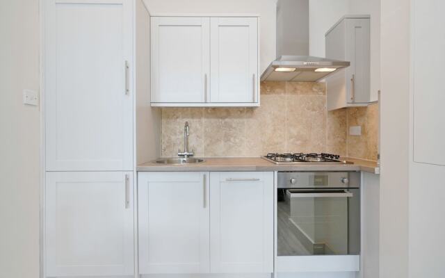 2 Bedroom Apartment in West Kensington