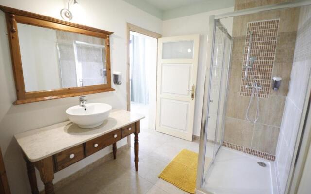 Villa Serenity B&B