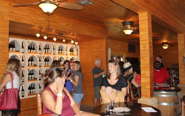 Mendelbaum Winery Guest Cabins