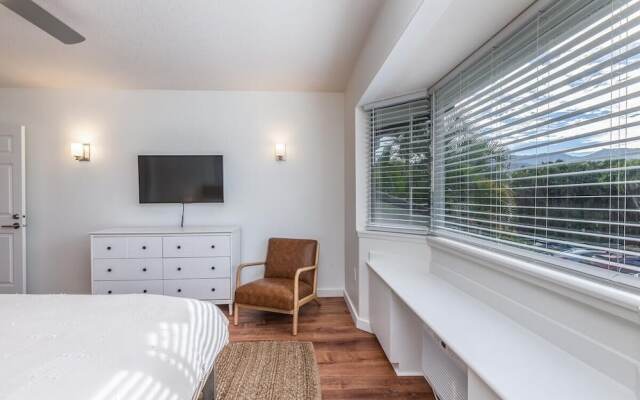 Emmalani 423 1 Bedroom Condo by RedAwning