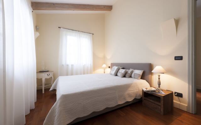 Villa con piscina tra gli ulivi di Rapallo