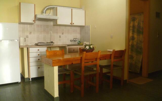 Mamouzelos Hotel Apts