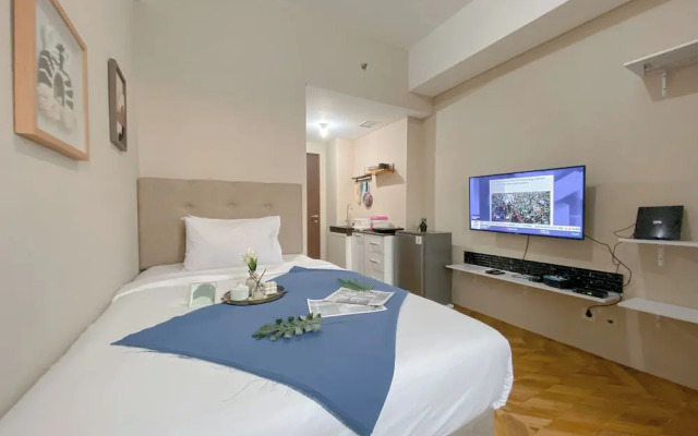 Relaxing Studio Apartment At Transpark Juanda Bekasi Timur