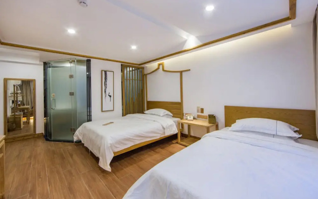 Wuyishan Old Street Hill Lodge