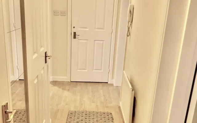 Impeccable 2-bed Apartment in London