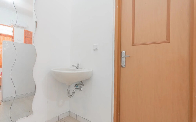 Batu Apung  by RedDoorz