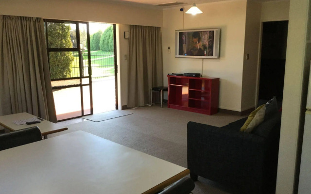 Beetham Park Motel