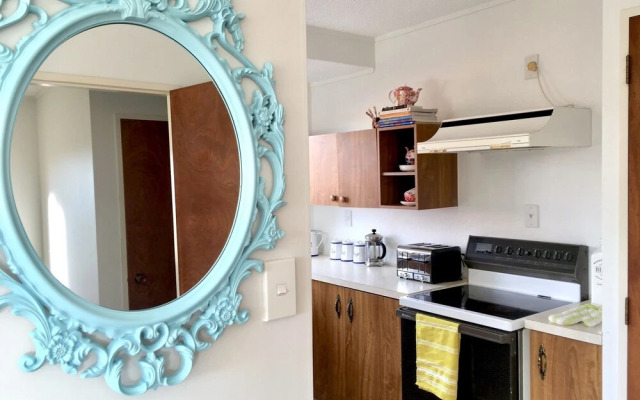 Sunny Holiday Home Near the Beach