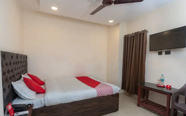 OYO 24305 Hotel Lions India