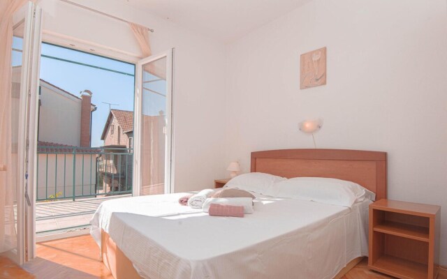 Amazing Apartment in Brodarica With 3 Bedrooms and Wifi