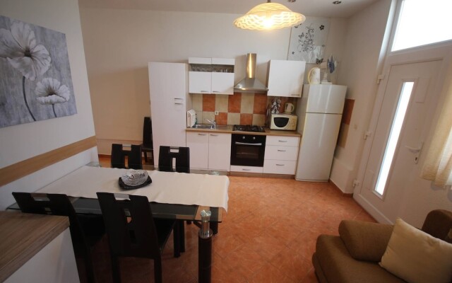 Family Apartment Mirela Borik