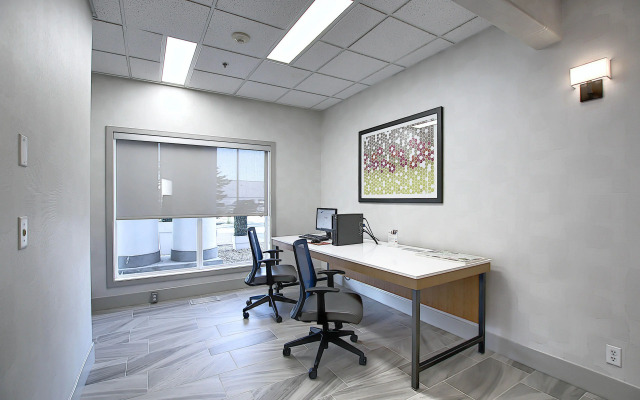Holiday Inn Express Airport-Calgary by IHG