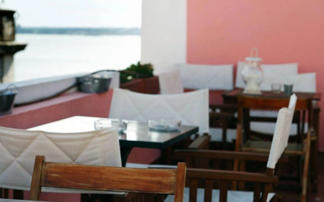 Alfama Patio Hostel
