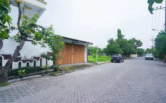 OYO Life 2215 Al' Yuafa