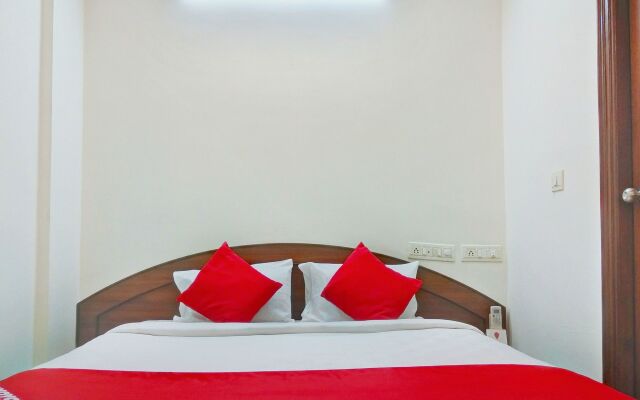 OYO 12083 Hotel Champion Inn