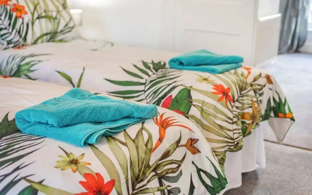 Lovely Villa 2 King 2 Singles 1double Sofa bed