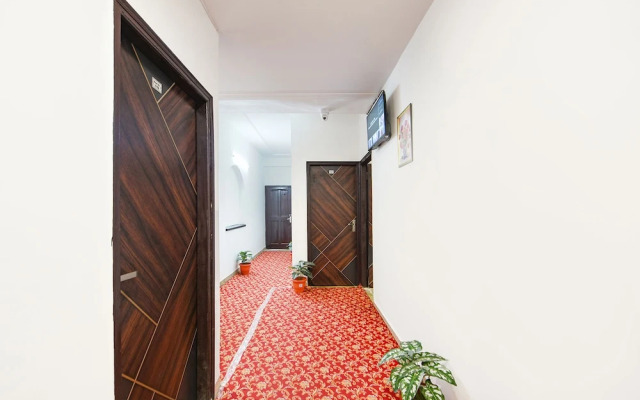 Fabhotel Silver Stone