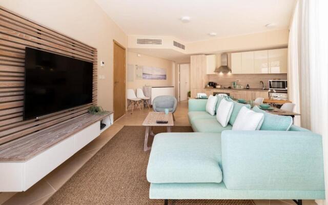 Pleasant & Calming 1 BDR Mangroovy Free Pool & Beach Access