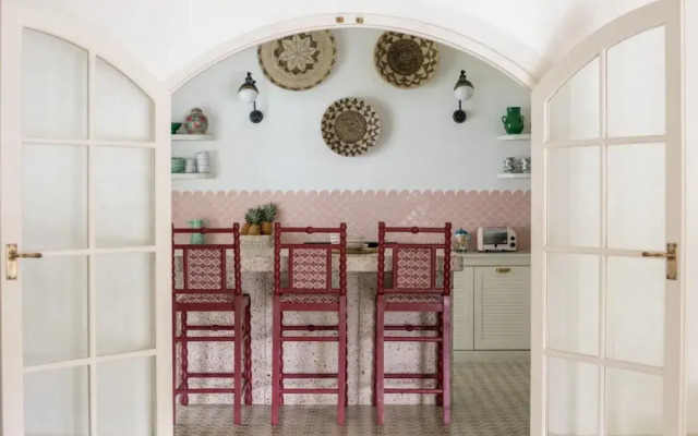 Breathtaking Villa In 02 Acres Of Tropical Walled-in Gardens