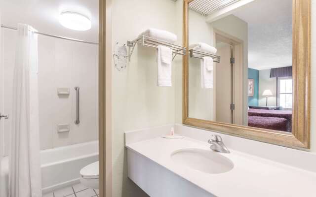 Days Inn by Wyndham Marianna