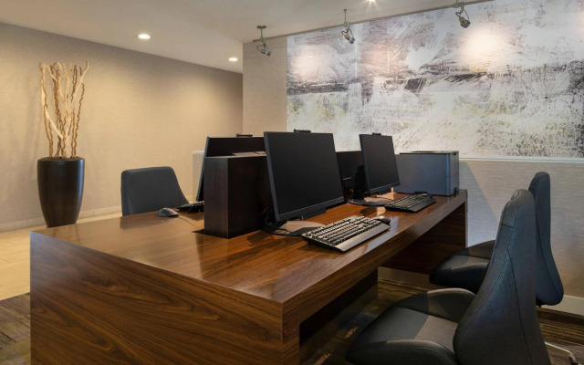Courtyard by Marriott Fresno