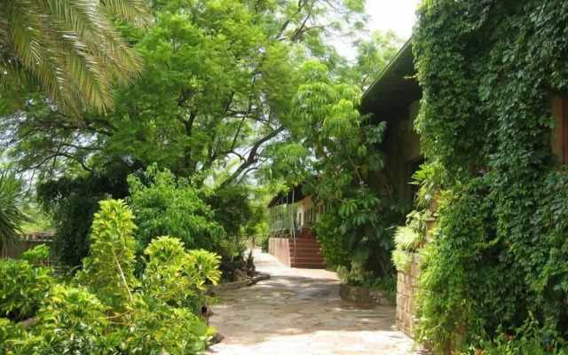Toko Kamanjab Lodge & Safari