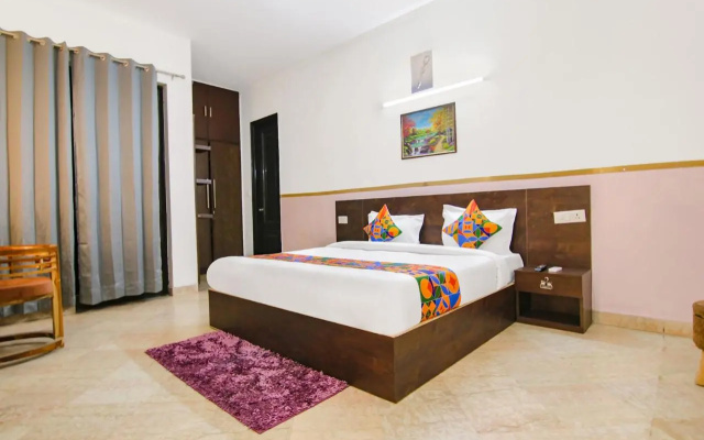 FabHotel Nirvana - 600m from CK Birla Hospital Gurgaon