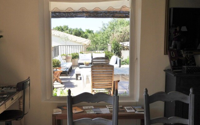 Le Mas de l Escaillon