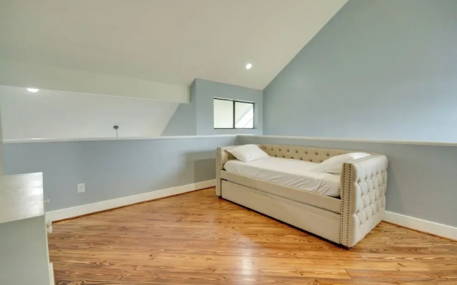 Spacious Eado Getaway < 1 Mi to Toyota Center!