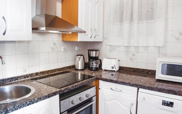 Beachfront Vacation Apartment in Fuengirola Ref 102