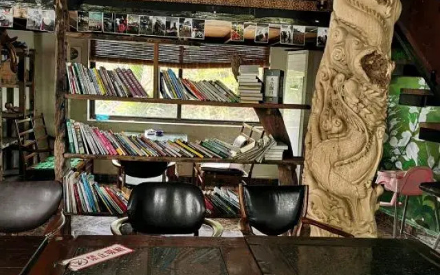 There is a homestay (Haikou Volcano Shop)